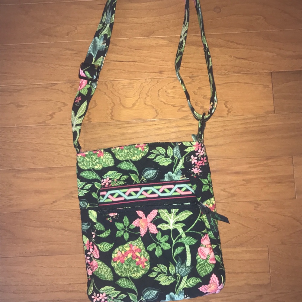 GORGEOUS Vera Bradley pocketbook!!